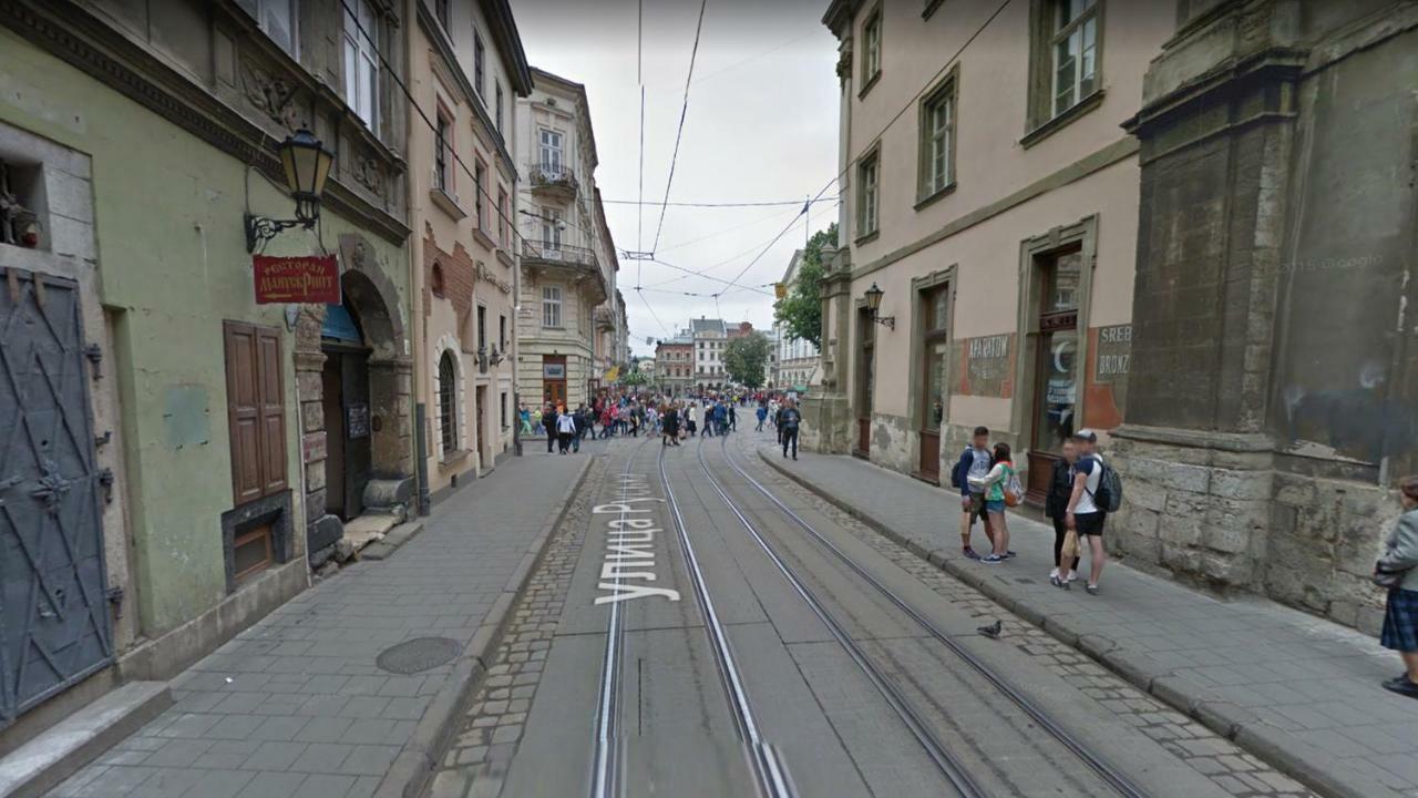 Уютная Квартира На Площади Рынок Lviv Exteriör bild